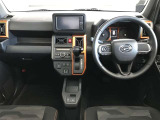 見通しのいい視界と最適なレイアウトで運転しやすいです。