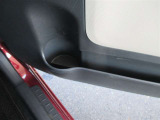 運転席側ドアにもドリンクホルダー付いてます