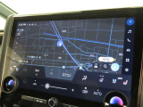 メーカー装着のディスプレイオーディオを装備しております。