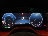 無駄を省いたシンプルなデザインのメーターパネル。