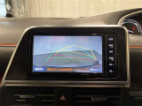 【バックモニター】駐車時に後方がリアルタイム映像で確認できます。大型商業施設や立体駐車場での駐車時や、夜間のバック時に大活躍?