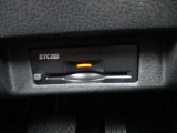 ETC2.0 高速道路を利用する際、ノンストップで料金所を通過できます。別途セットアップ料金がかかります