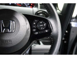 Hondaセンシングの機能のひとつ、アダプティブクルーズコントロール付!アクセルから足を離しても設定したスピードと前車との車間を保ち走行してくれます!車線維持もアシスト☆高速道路で疲労軽減ですね☆