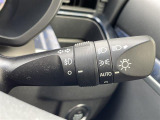 【オートライト(AUTO)】外の明るさをシステムが感知して、自動でヘッドライトが点灯します!ヘッドライトをつけ忘れを防ぐ便利機能です。