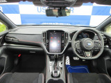 シンプルで機能的な運転席まわり。車お操作することを重視したインテリア。