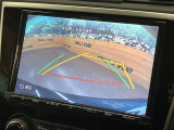 【バックカメラ】駐車時に後方がリアルタイム映像で確認できます。大型商業施設や立体駐車場での駐車時や、夜間のバック時に大活躍!