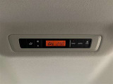 後席用にもエアコンの吹き出し口があり快適です。どの席に座っても快適なドライブが楽しめます♪