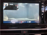 前方の映像だけでなく、車内から後方の映像もばっちり記録します