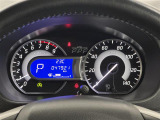 【メーターまわり】ドライバーから見やすい位置にあって安全運転に寄与します。メーターも見やすくてシンプルなデザインになっております。