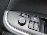 駐車時や狭い道でのすれ違い時に気を使うミラー。電動格納式ドアミラーはそんな時に便利です。