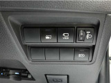 オートマチックハイビームとは、先行車や対向車のライトを認識し、ハイビームとロービームを自動で切り替える機能です。夜道の視界を確保します。詳細は販売店スタッフまでおたずねください。