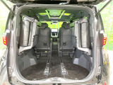 普段のお買い物や通勤、送迎等に十分な荷室スペースを確保しております。セカンドシートを倒すと、大きな荷物の積載も可能です♪