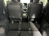 サードシート跳ね上げると大きな荷物も積めます