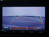 バックモニターで、後方を確認しながら安心して駐車することができます。運転初心者も熟練者も必須の機能ですよ!