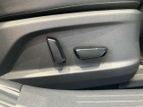 運転席は最適なポジションが可能な電動パワーシートになります。