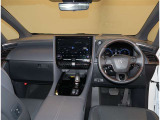 オシャレなインテリアで運転する気分も盛り上がりますよね^^