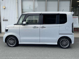 【走行距離 】約0.5万キロ走行しているお車になります!レンタカーアップ車のため、走行距離も少なくおすすめです!