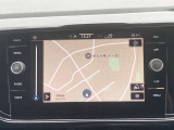 スマートフォン用アプリ[Apple CarPlay][Android Auto]対応の純正ナビ Discover Pro を装備、ラジオのほか、USB、Bluetoothハンズフリー通話にも対応。