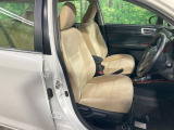 運転席シート廻りは使用感も少なく、良好な状態となっています。前オーナー様が丁寧に使っていたことがよくわかりますね。