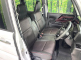 運転席シート廻りは使用感も少なく、良好な状態となっています。丁寧に使われていたことがよくわかりますね。