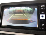 バックガイドモニターで、後方を確認しながら安心して駐車することができます。運転初心者も熟練者も必須の機能ですよ!