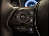 ステアリングスイッチではオーディオ操作が可能です。運転中のご利用は十分にご注意ください。