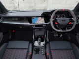 運転に必要な情報をメーター内に集約し、ドライバーの安全で快適な運転に寄与するアウディバーチャルコックピット。