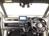 【前方視界】開放的な前方視界!運転がしやすく疲れにくいです♪窓が大きく、見通しがとっても良いおクルマですよ♪