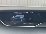 文字が大きく、見やすいスピードメーター。