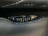 パワーシートで電動でシート動かせます