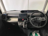 メーターやシフト、スイッチ位置など運転席まわりの配置はしっくりいきたいものですね!まずは座ってチェックしてみて下さい♪