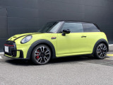 数あるMINI中古車より弊社のお車をご覧頂き、ありがとうございます!弊社はMINI正規販売店であり、整備を整えてからのご納車となりますので安心してお乗り頂けます。もちろん全国にご納車も可能です!