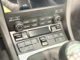 規定の保証期間終了後も、新車登録日から最長15年(または走行距離20万km以内)まで保証を延長できる「延長保証制度」をご用意し、末永く安心のポルシェライフをサポートいたします。