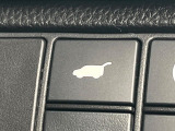 【パワーバックドア】スマートキーや運転席のボタンを押すだけでリアゲートが自動で開閉します!荷物を持っている時や、高い位置にあるバックドアを閉める際に便利な機能です♪