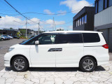 女性にも安心してお乗りいただけるよう、車内の清掃には特にこだわり、メーカー販売時の状態に近づける為に妥協は致しません!!