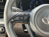 ステアリングスイッチ付きで運転中、前方から目線をそらすことなく、オーディオ等の操作が可能です!