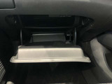 車検証入れになどにも使える便利な収納BOXあります。