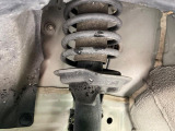 お車を安心してお乗りいただく為には、足回りの定期点検が欠かせません。サービスサポート(有償保証)では無料点検もご提供しており、安心のカーライフをお過ごしいただけるサポート体制が整っています。