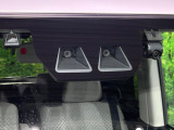 【スマートアシスト】走行中に前方の車両等を認識し、衝突しそうな時は警報とブレーキで衝突回避と被害軽減をアシスト。より安全にドライブをお楽しみいただけます。