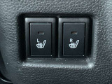 運転席、助手席を温めるシートヒーターのスイッチです。