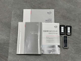 【インテリジェントキー】人気装備のインテリジェントキー付!荷物を持っている時や手が空いていない時に、持っているだけで鍵の開閉が出来ます♪純正エンジンスターター付