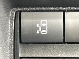 【パワースライドドア】スマートキーや運転席のスイッチでスライドドアの開閉が可能♪電動だから力を入れてドアを開ける必要が無く、小さいお子様でも、重い荷物を持っている時もラクに開け閉めできます♪