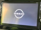 【メーカー純正ナビ】インテリアに溶け込むスタイリッシュな「専用設計」メーカーナビを装備♪視認性や操作性など基本性能にも優れ、より上質なカーライフをお楽しみいただけます。