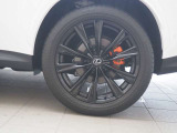 車もおしゃれは足元からですね ♪ アルミホイールでバッチリ決まってます!