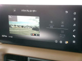 車の運転に前後ドライブレコーダー付き、もしもの時安心です。
