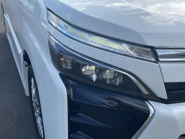 トヨタ ヴォクシー 1.8 ハイブリッド ZS 煌III ワンオーナー 修復歴