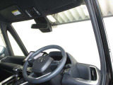 見通しのよいすっきりとした視界で、誰でも運転しやすいです。運転のしやすさは疲れにくさにも繋がりますよ♪