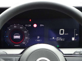 【メーターパネル】素早く車の情報が読み取れる、視認性に優れたシンプルなデザインのメーターパネルです。