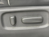 【パワーシート】スイッチ一つで簡単にシートの微調整が可能!電動だから力もいりません!快適なシートポジションにセットして、快適なドライブをお楽しみください。