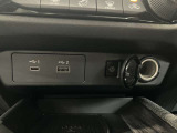 USB電源を装備してます。スマホやタブレットの充電に便利です♪